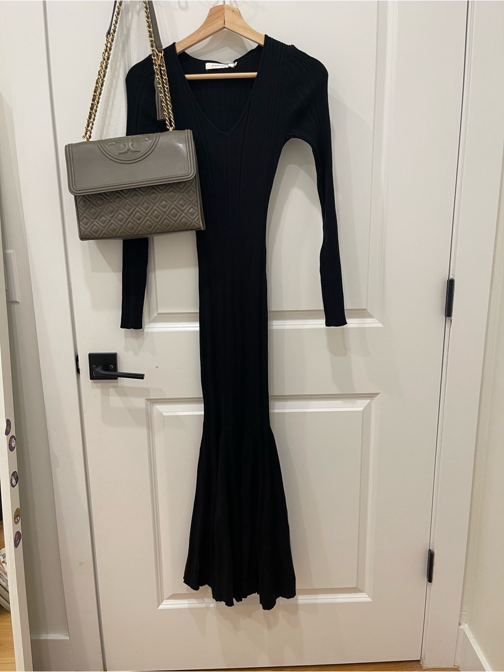 Nordstrom Black Ribbed V‑Neck Long Sleeve Midi Dress